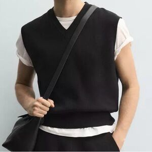 Zara Black Men’s knit sweater vest